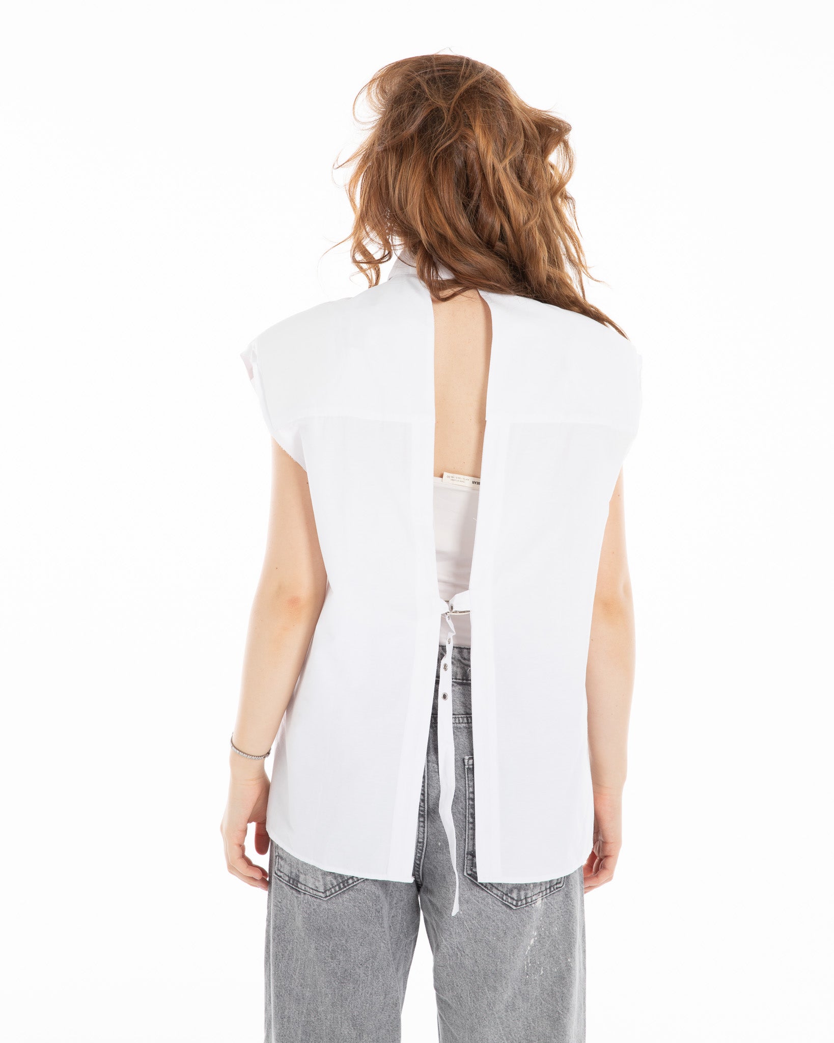 White High Collar Sleeveless Shirt