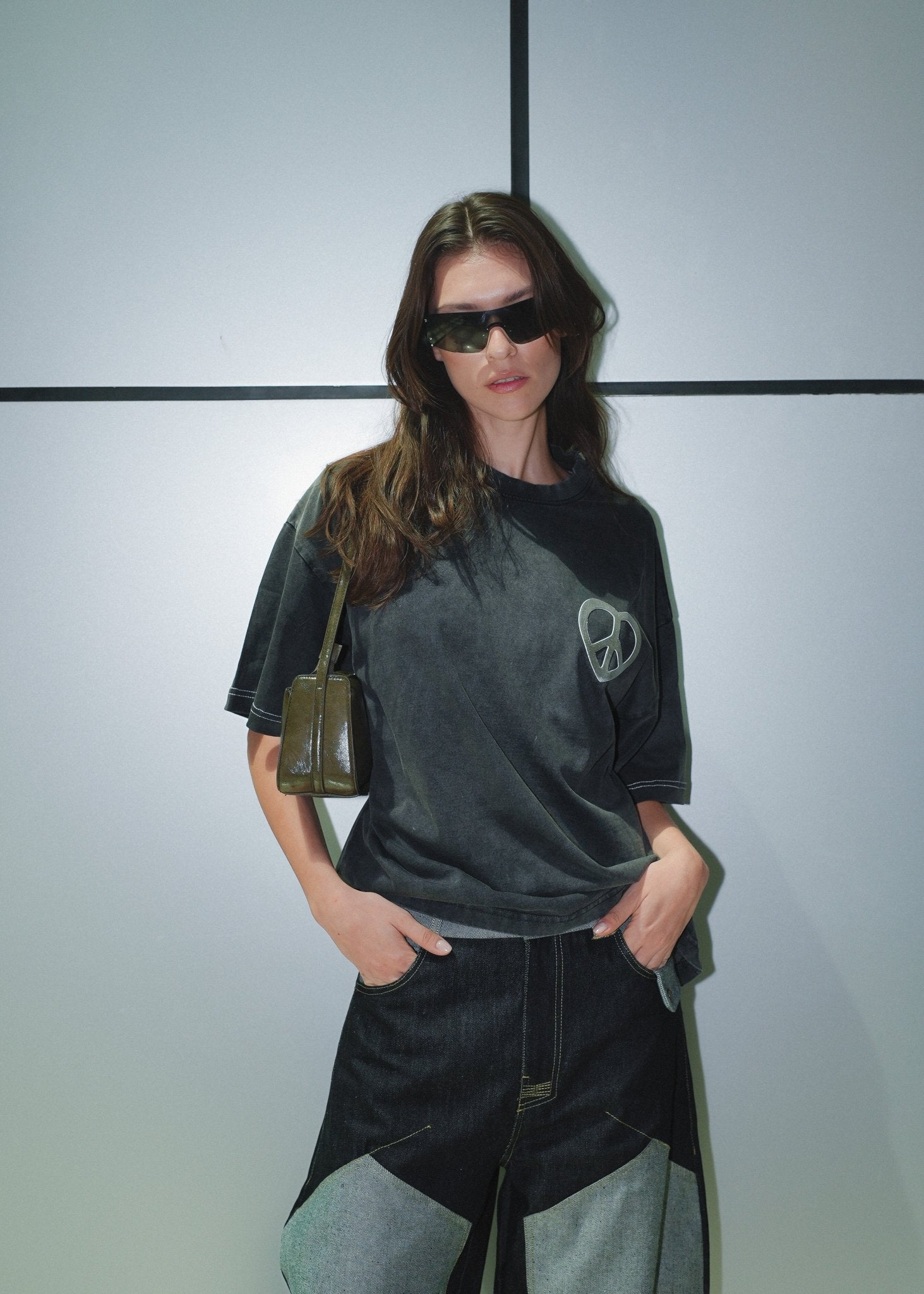 Urban Lifestyle outfit featuring a Peace & Love Oversized graphic tee.