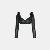 كم كامل من الجلد الأسود